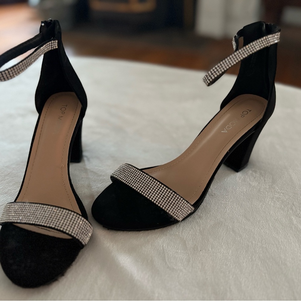 TOP Moda Black and Silver Strappy Heels